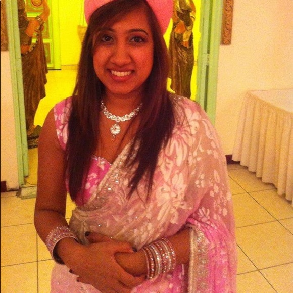 Indian Pink Floral Sari with Blouse - Picture 4 of 4